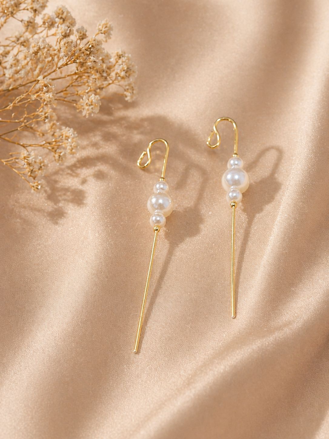 Pearl Aura Ear Cuff — photo 1